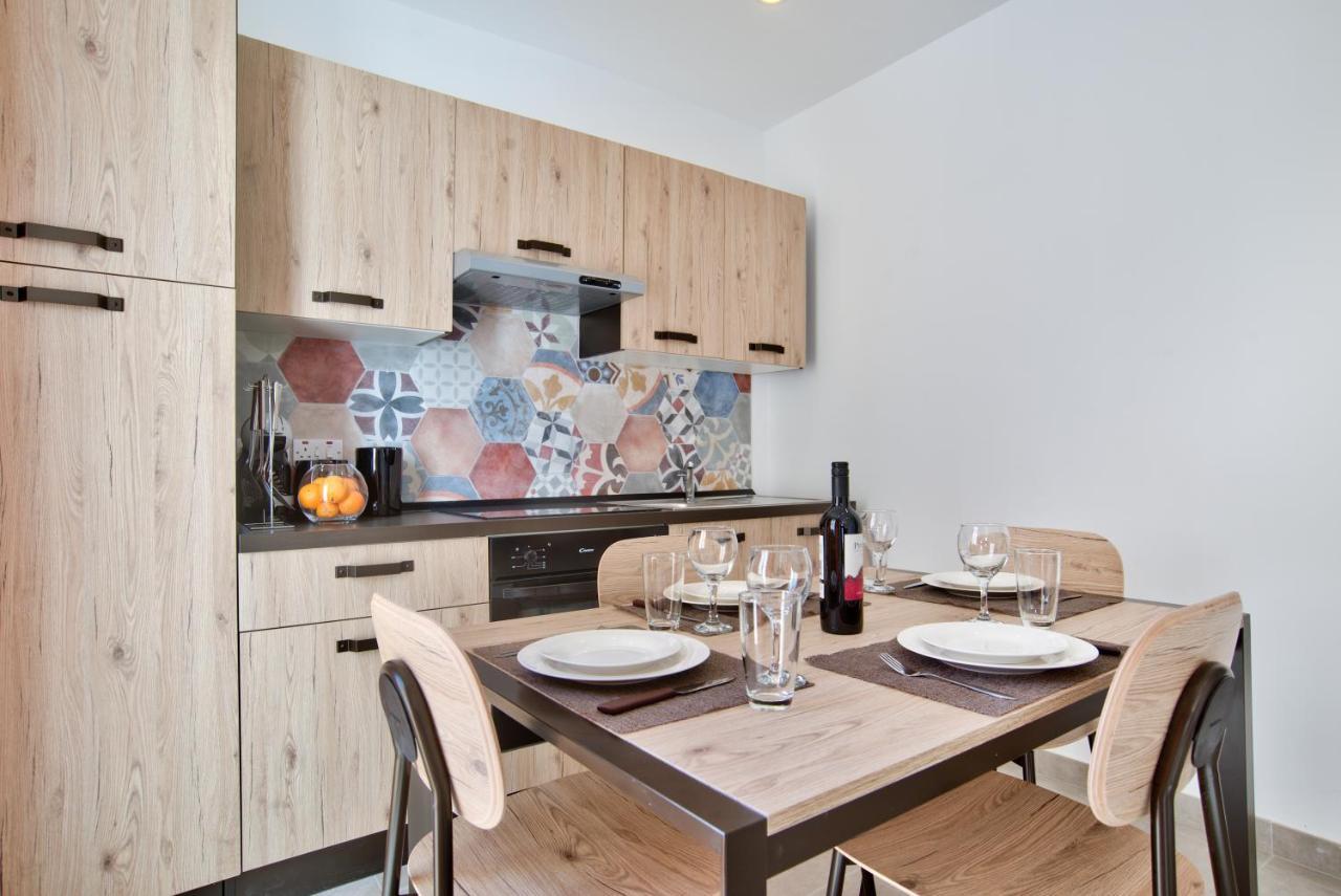 Sliema 2-Bedroom Central Apartments And Penthouse With Jacuzzi Екстер'єр фото