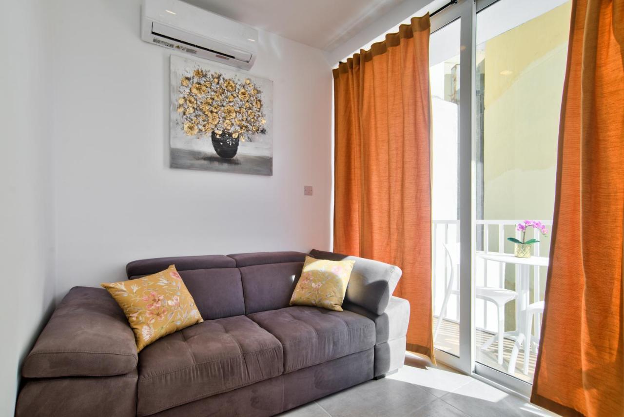 Sliema 2-Bedroom Central Apartments And Penthouse With Jacuzzi Екстер'єр фото