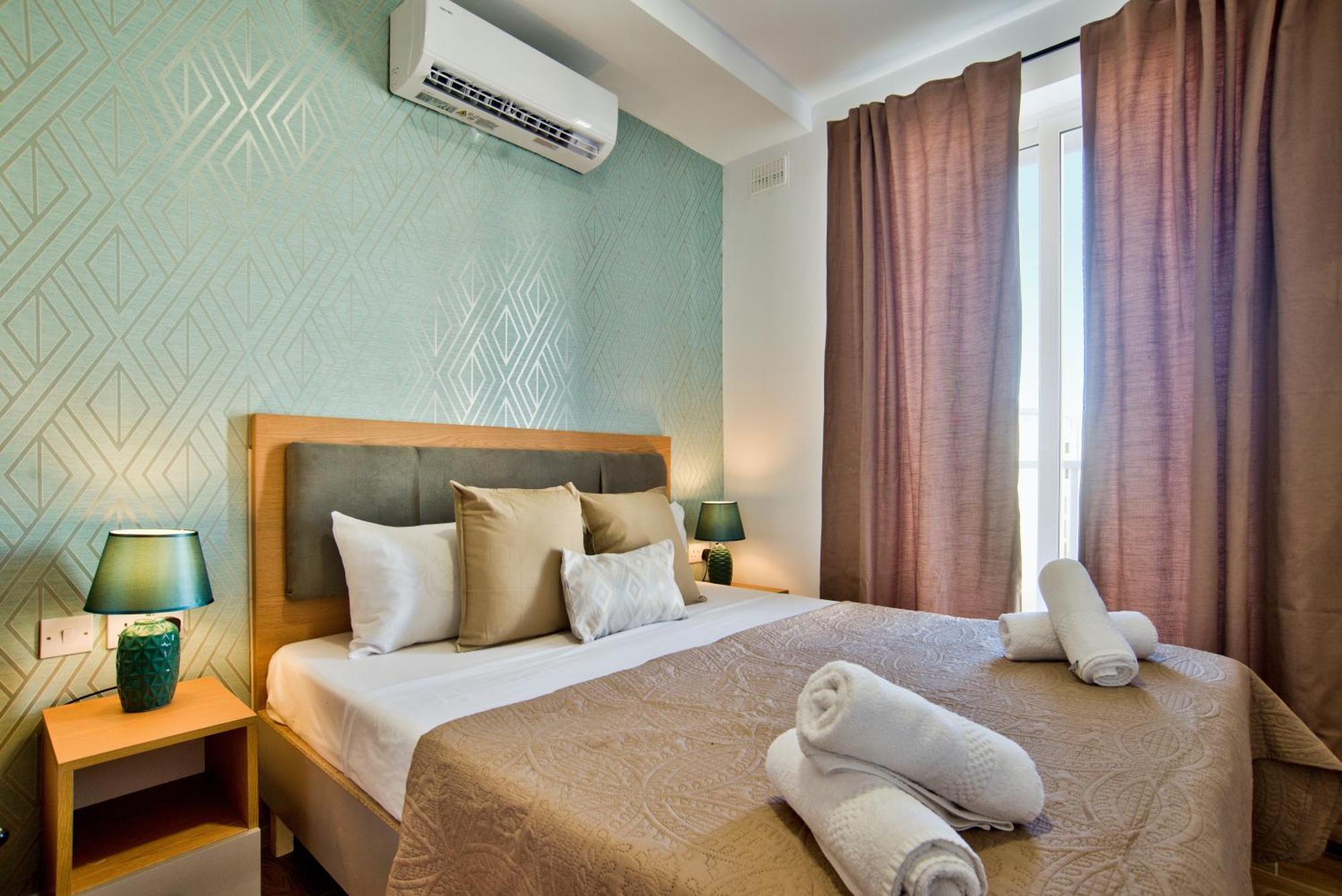 Sliema 2-Bedroom Central Apartments And Penthouse With Jacuzzi Екстер'єр фото